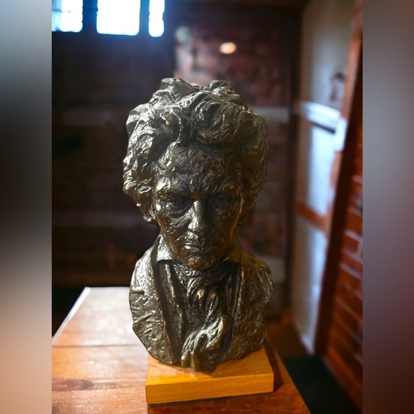 Vintage 1960s Beethoven Hand sculptured Austin Productions Statue on wood signed - Picture 2 of 12